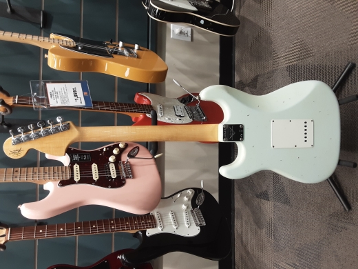 Fender Custom Shop 69 Journeyman Relic Stratocaster Aged Sonic Blue 6